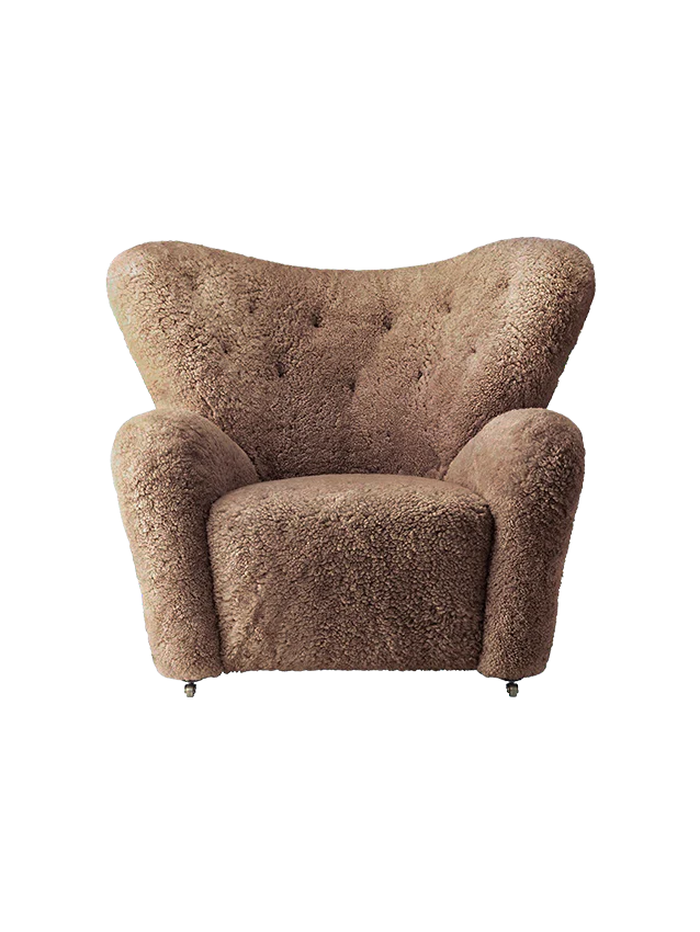 Den Trætte Mand Lænestol fra Audo Copenhagen Dark Stained Oak - Sheepskin Sahara - Jacobsen Plus