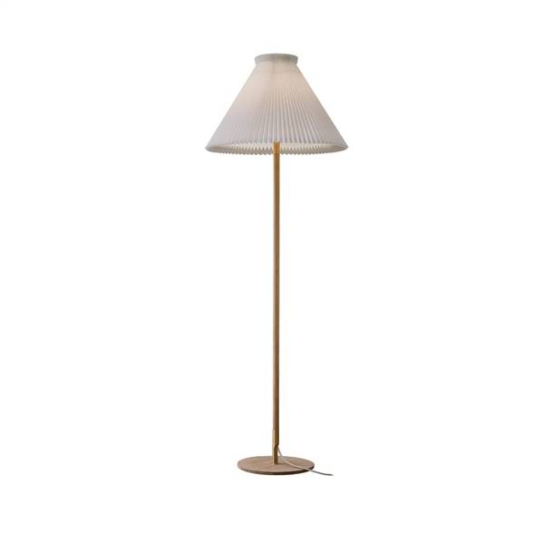 Le Klint - Model 328 LK80 Gulvlampe / Lys eg og messing
