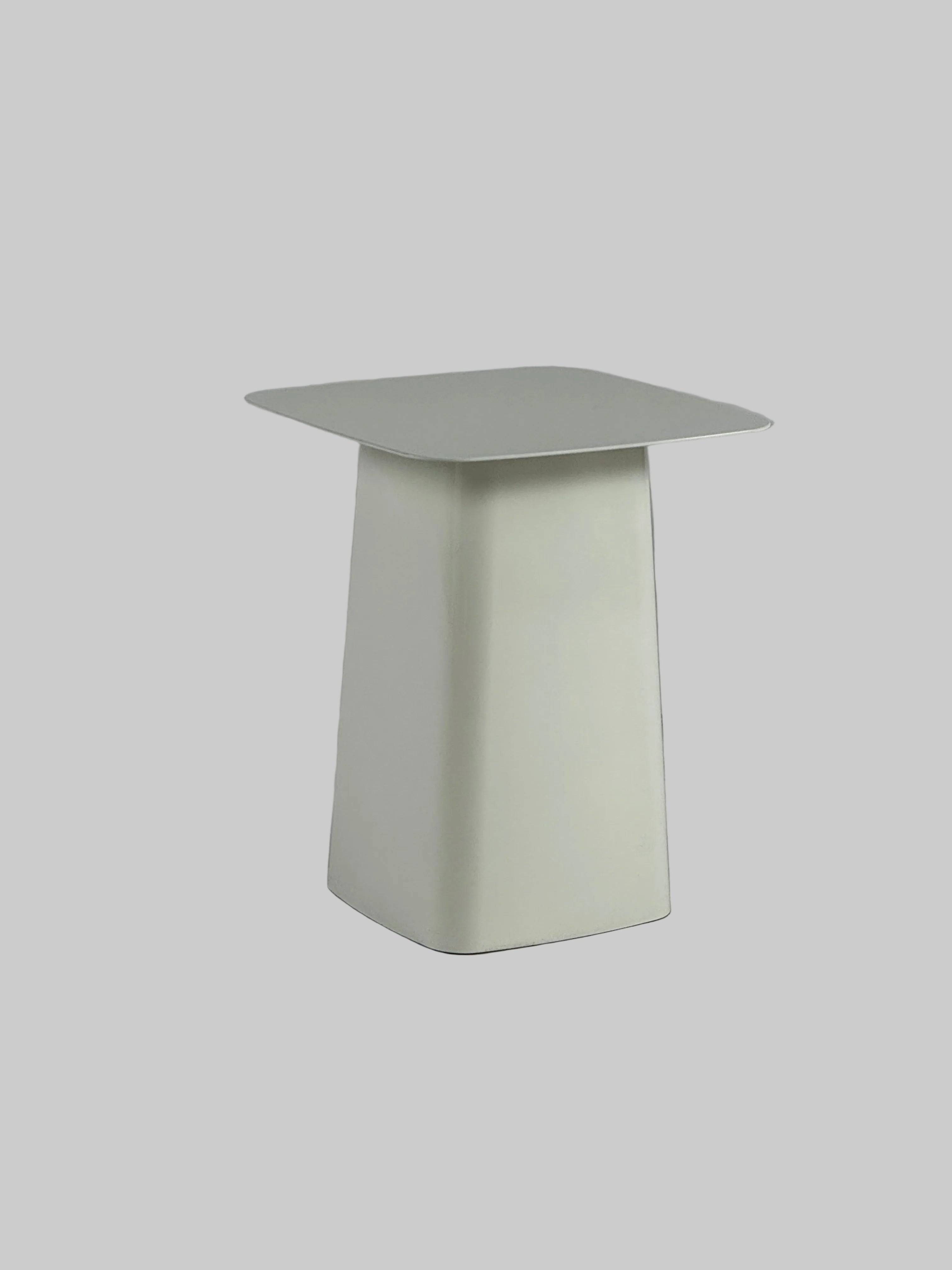 Vitra Metal Side Table Medium – Hvid 40x40x45cm
