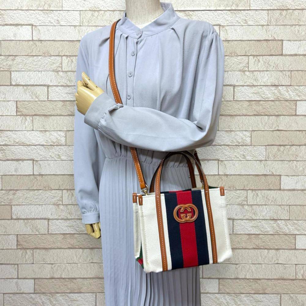 Gucci Vintage Gucci Tote L 19cm x W 23cm x D 12cm - Totebags hos Magasin.