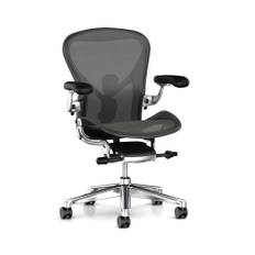 Herman Miller Aeron kontorstol med poleret stel, læder armlæn, adjustable PostureFit og seat angle