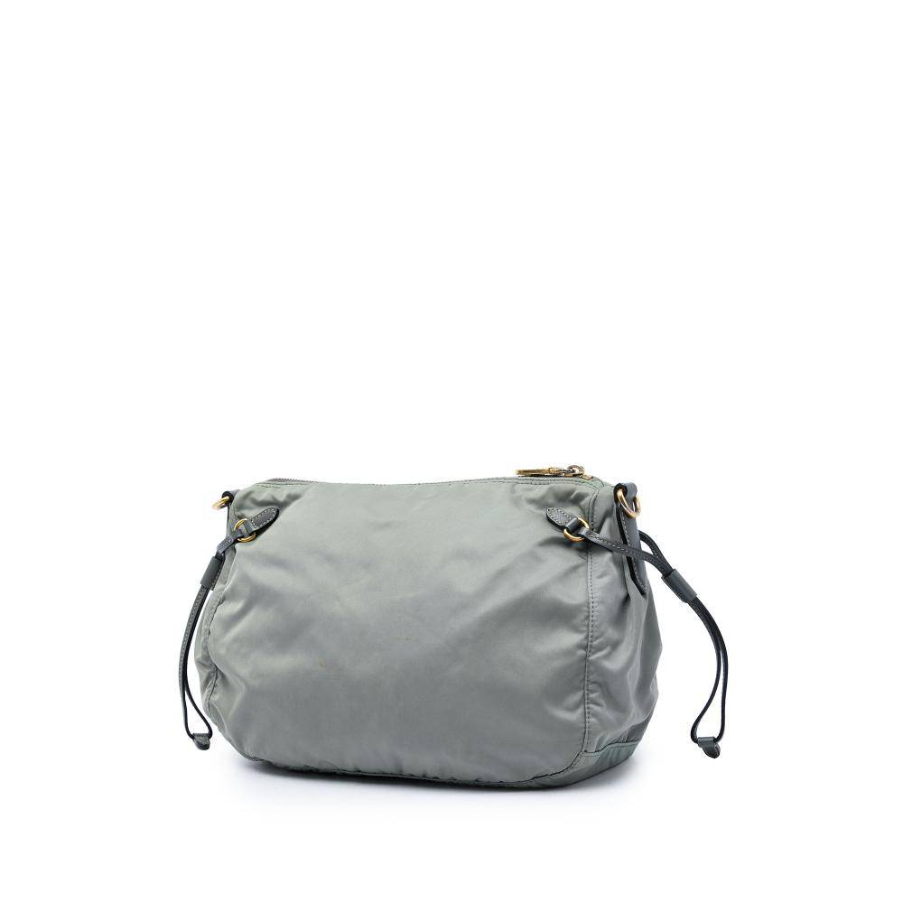 Prada Vintage Prada Tessuto L 21cm x W 27cm x D 10cm - Skuldertasker hos Magasin.