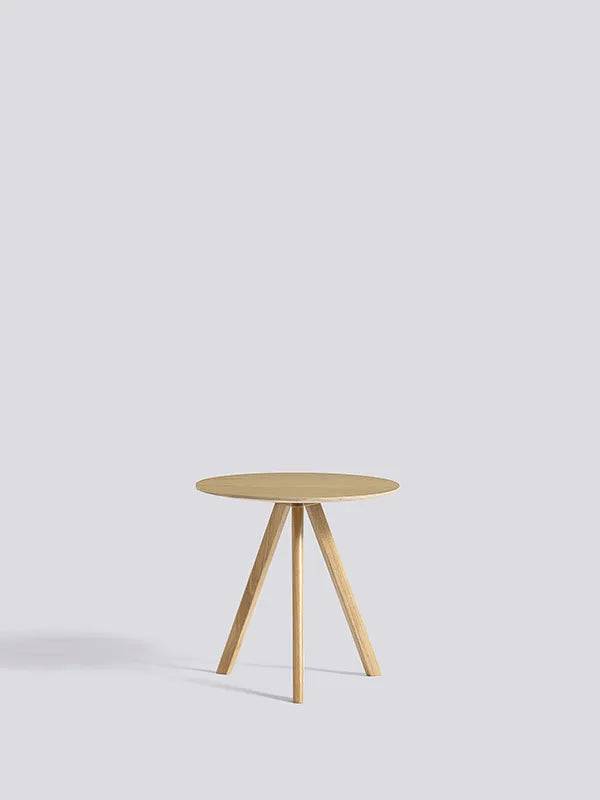 Copenhague CPH20 Sofabord, Ø50 cm fra Hay Lakeret eg / Lakeret eg - Jacobsen Plus