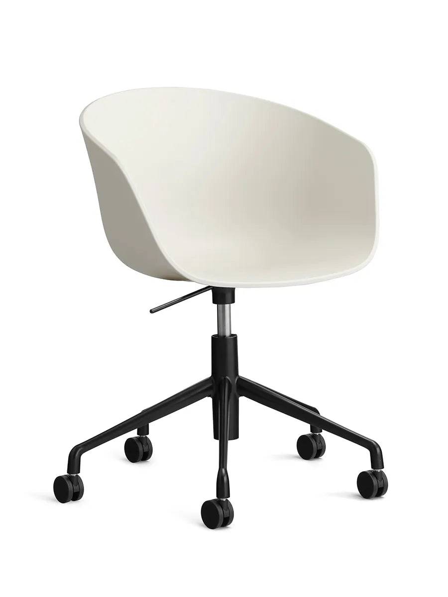 About a Chair AAC52 fra Hay Melange Cream / Sort pulverlakeret aluminum - Jacobsen Plus