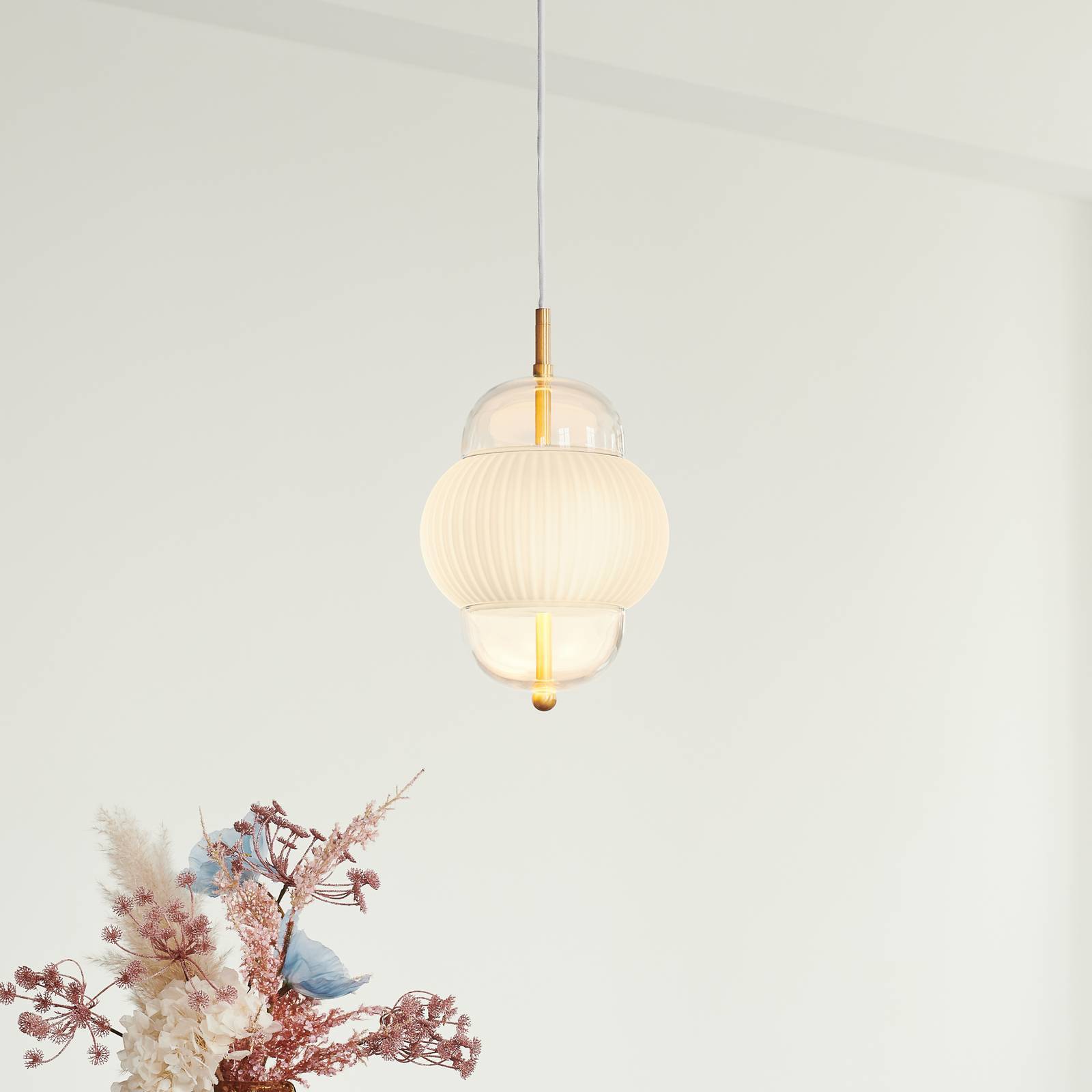 DESIGN BY US Design pendellampa Shahin, dimbar, Vitt / opal, Vardagsrum / matsal, Glas, Design, Pendellampa