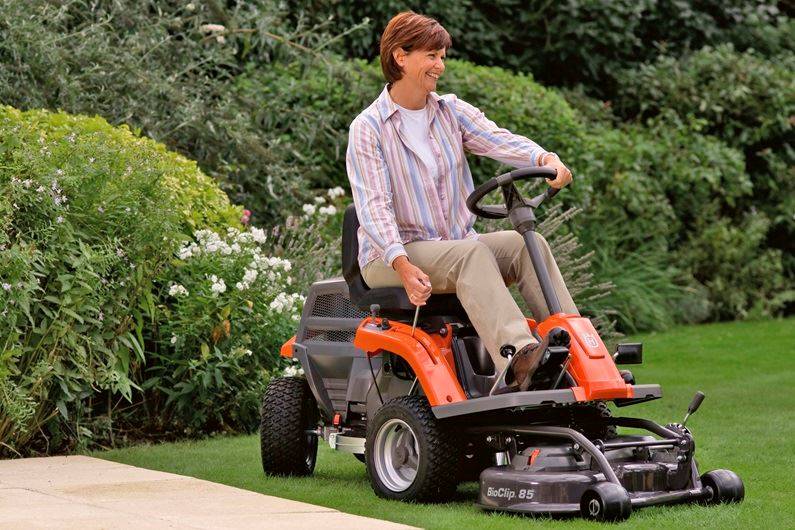 HUSQVARNA R 112C Rider – Endast i Butik!