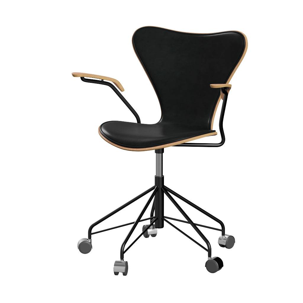 Fritz Hansen - 3217 kontorstol med armlæn, naturfiner og forsidepolstret i Grace læder Bøg - Sort læder - Sort stel - Jacobsen Plus