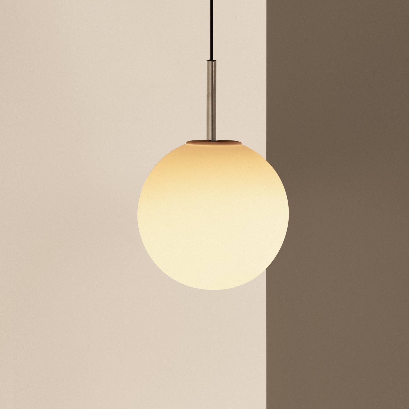 Audo Copenhagen Design pendellampa TR Bulb, dimbar, Vitt / opal, Vardagsrum / matsal, Glas, Design, Pendellampa