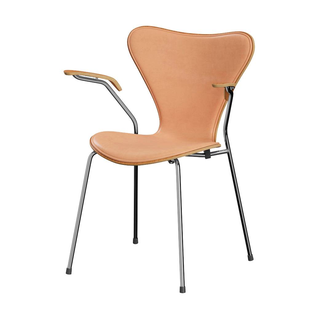 Fritz Hansen - 3207 stol med armlæn, naturfiner og forsidepolstret i Natur læder Kirsebær - Krom stel - Jacobsen Plus