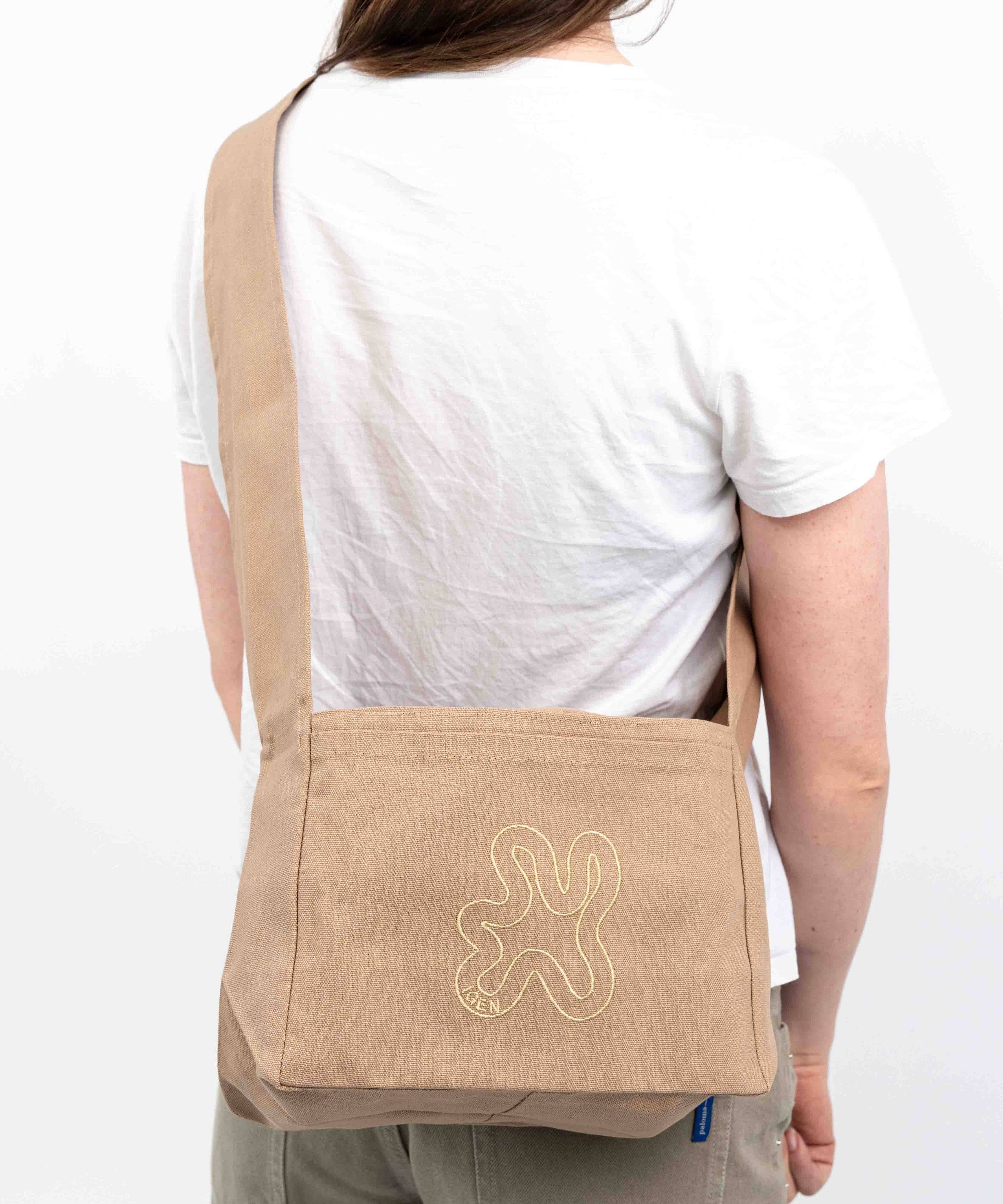 LIGHT BROWN // MINI SHOPPER CROSSBODY