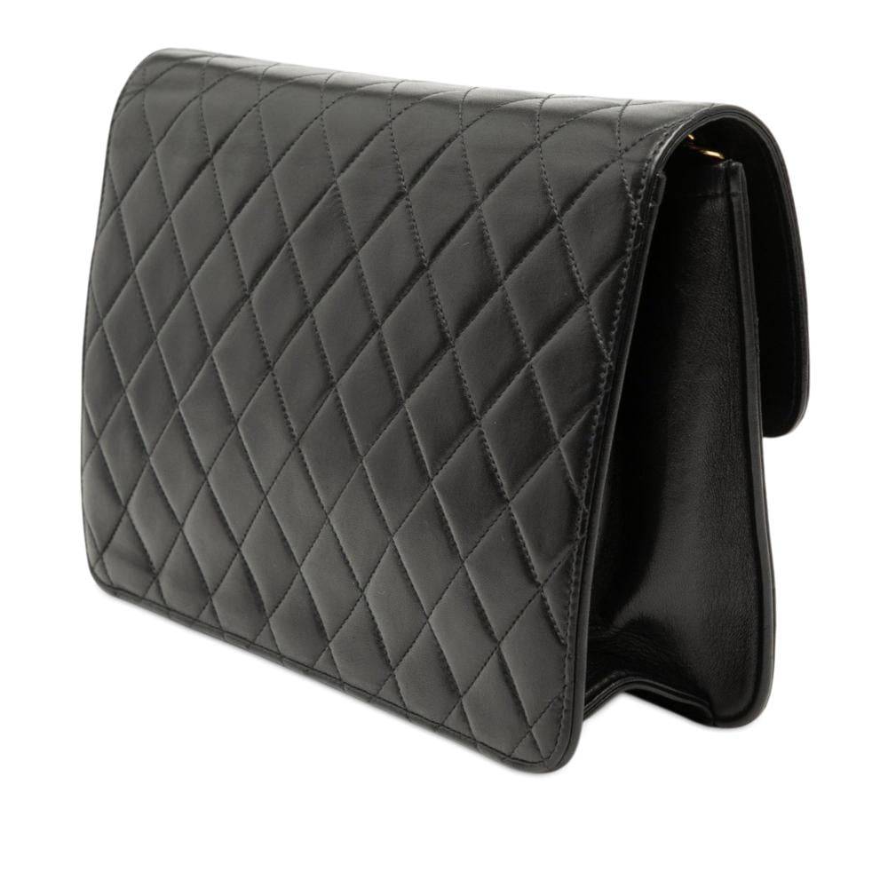 Chanel Vintage Chanel Flap Bag L 18cm x W 25cm x D 4.50cm - Chanel Vintage hos Magasin.