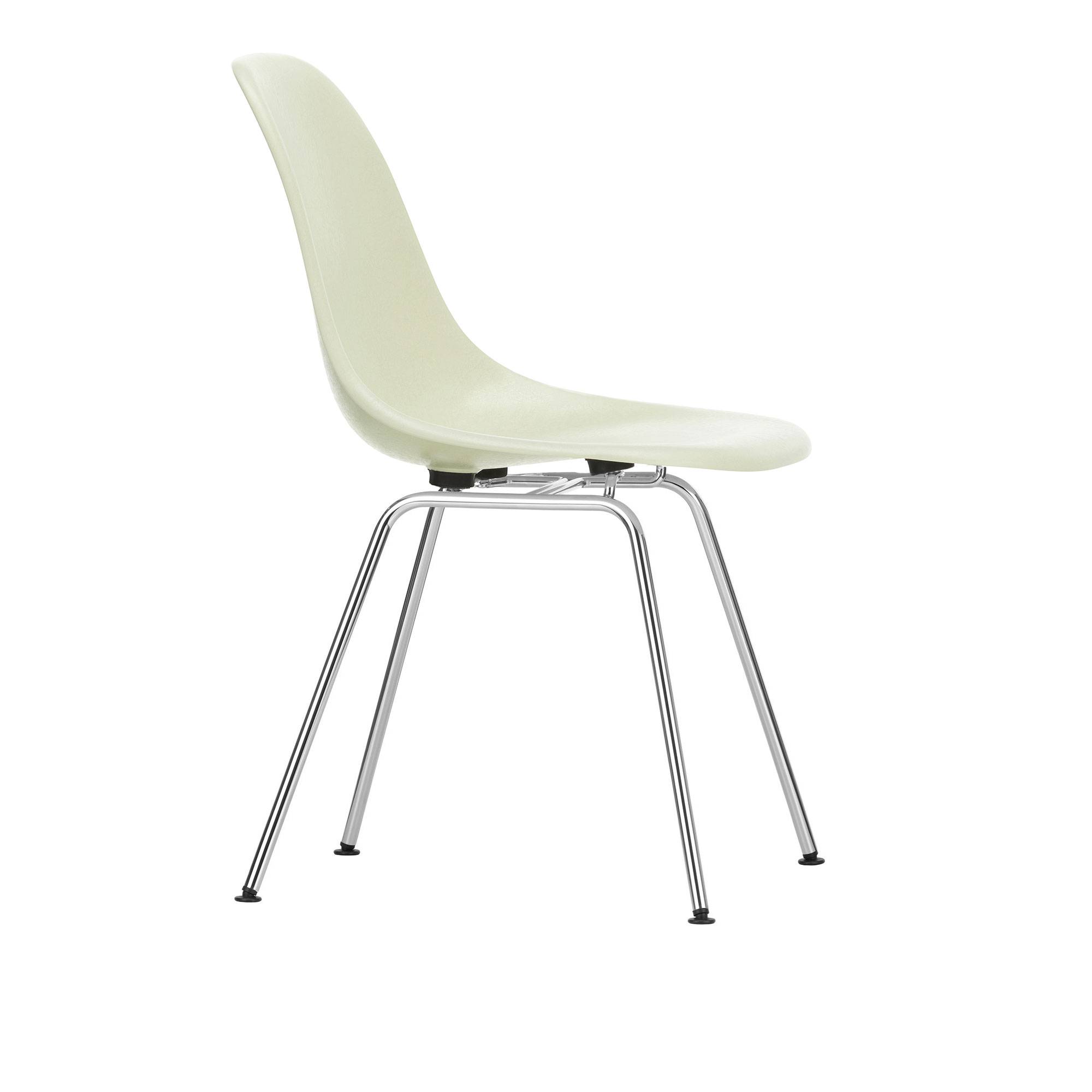 Vitra - Eames Fiberglass Chair DSX - 01 Parchment - Chrome - Matstolar - Charles & Ray Eames - Vit - Metall/Syntetiskt