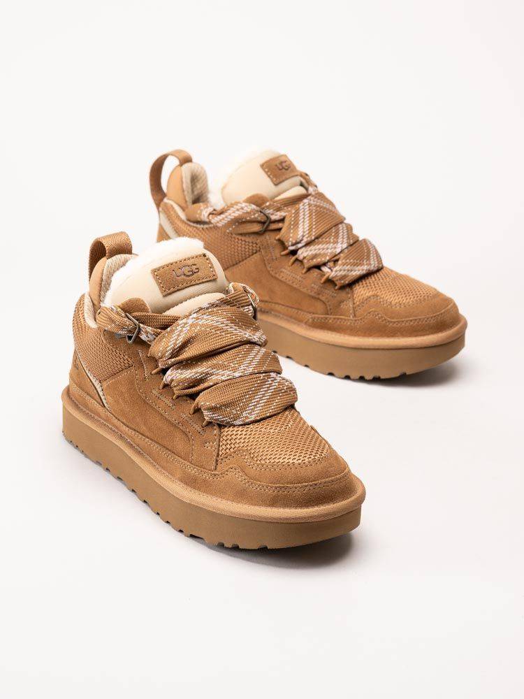 UGG - Lowmel - Ljusbruna ullfodrade sneakers storlek 8 (39) - Brun (8 (39))