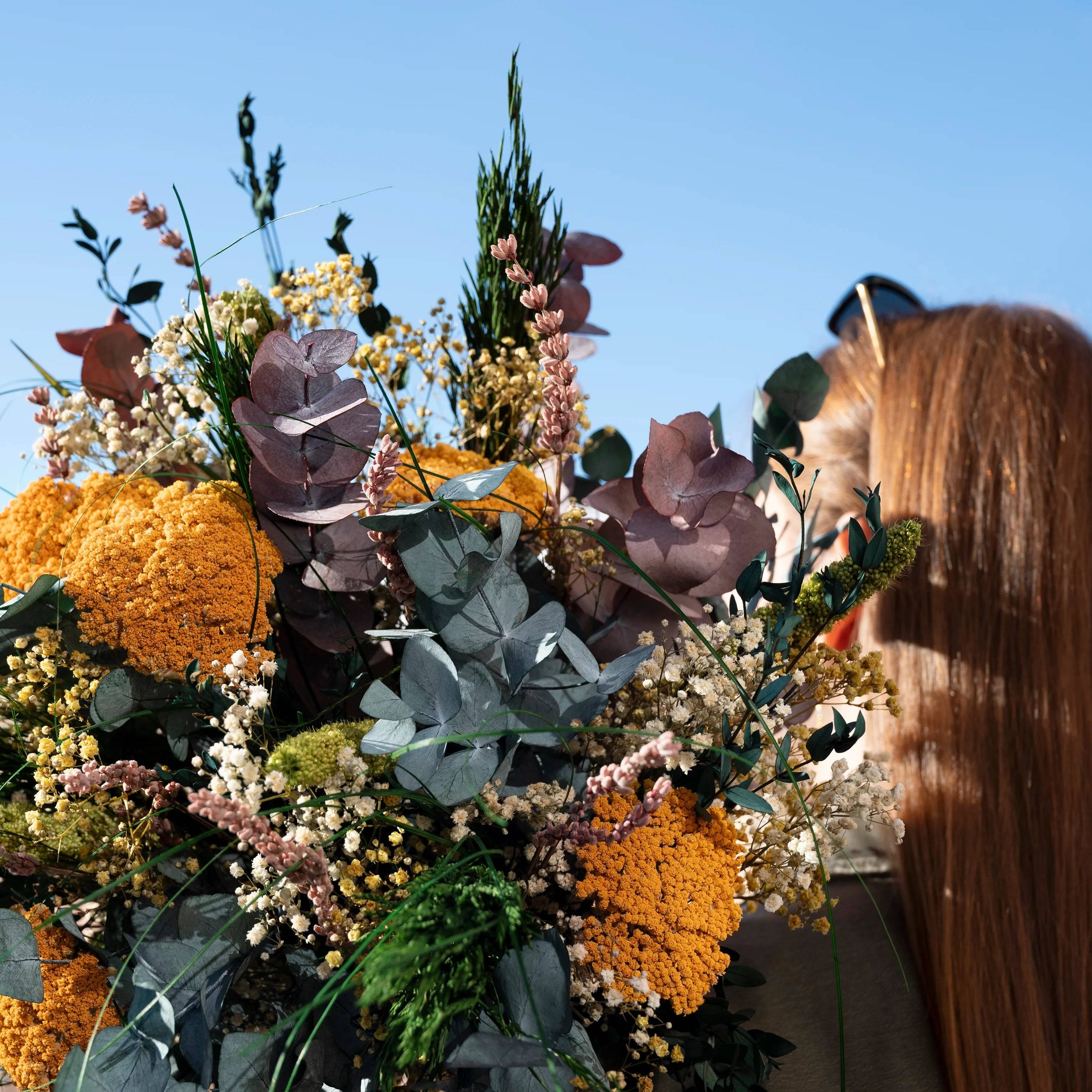 Living Flowers - Blombukett - Bukett Solglimt - Gula nyanser som påminner om solens strålar - Gul - Färska & torkade blommor - Evighetsbukett / Evighetsblommor