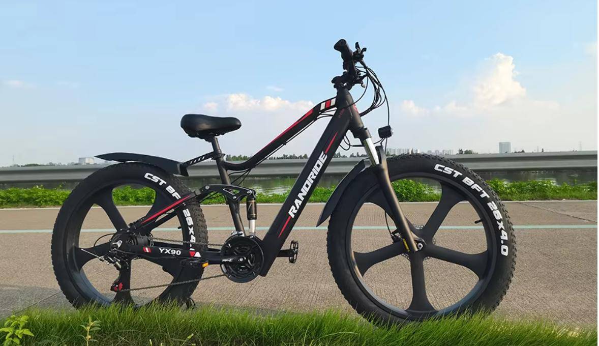 2026 het cykel YX90M 1000W motor 48V 13,6AH batteri 26 tums magnesiumlegering enhjulig fetcykel, färg multifunktionell helskärm.