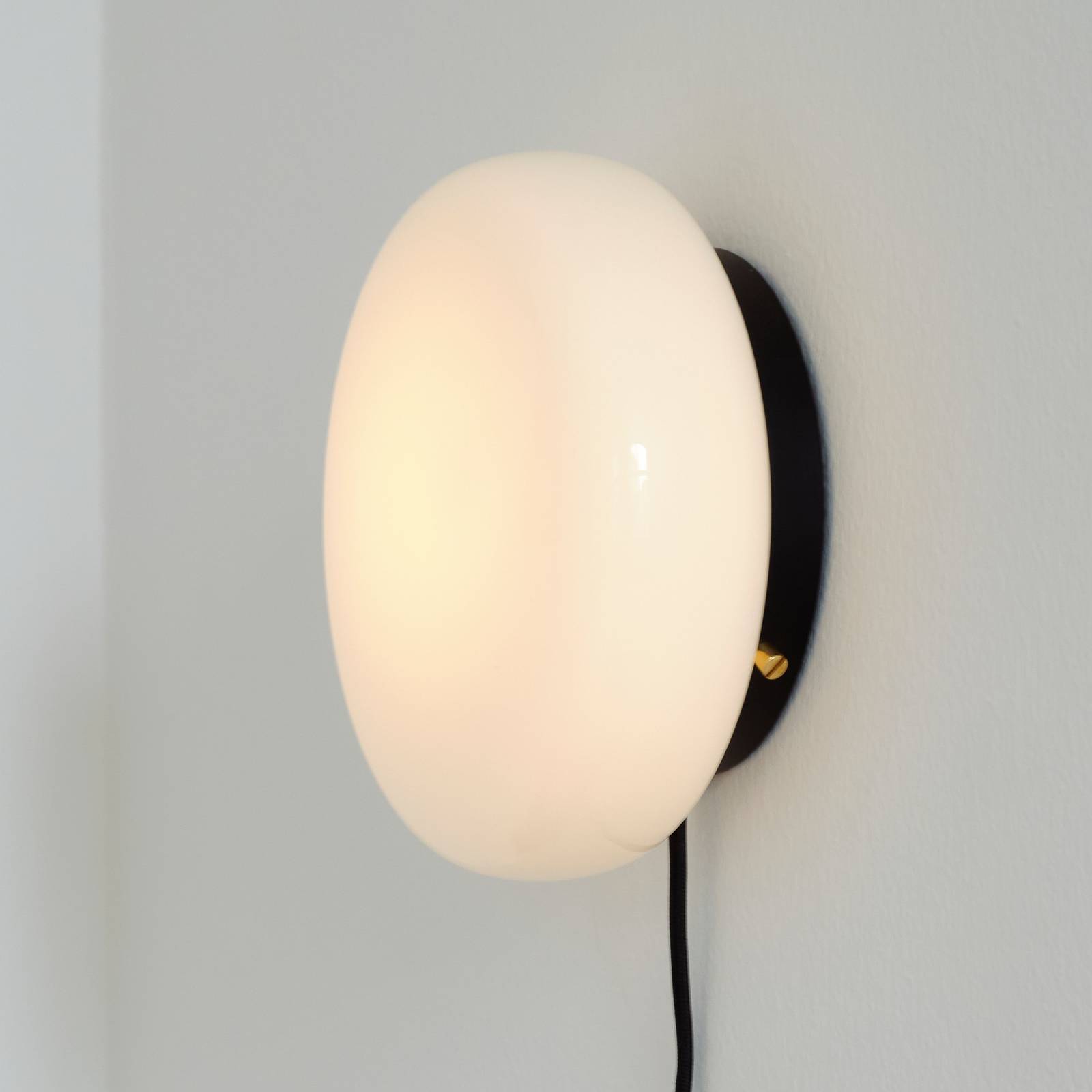 GEJST Design vägglampa OPA, Vitt / opal, Vardagsrum / matsal, Glas, Vägglampa, vägglampa inomhus