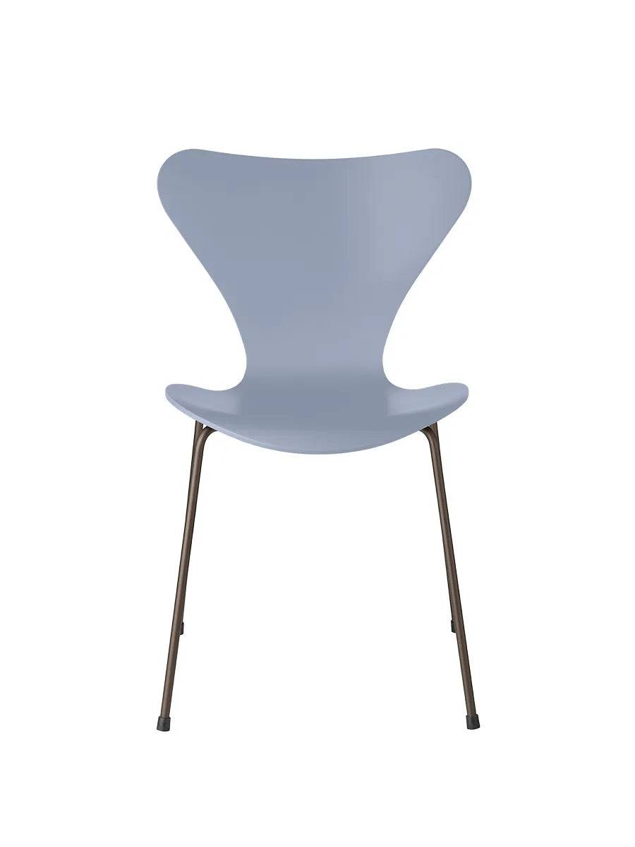 3107 Serie 7 stol lakeret af Arne Jacobsen Lavender Blue / Brown Bronze - Jacobsen Plus
