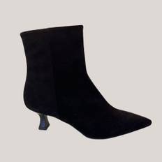 Black suede ruskinds støvle med spids snude og hæl