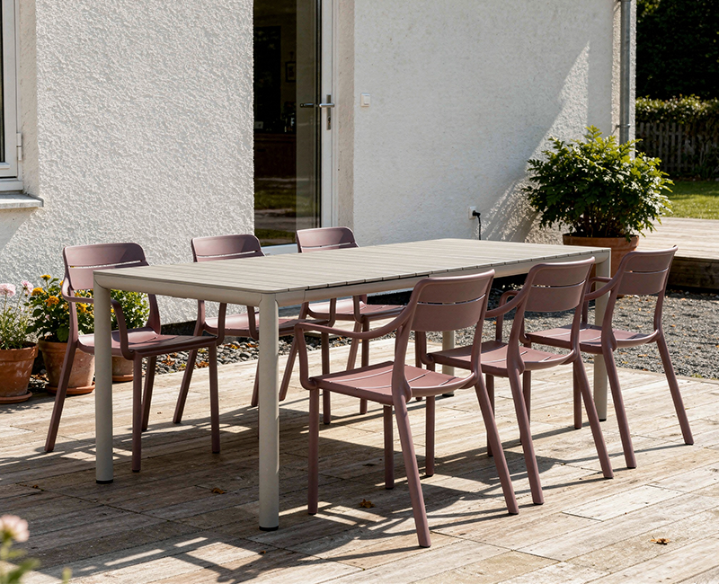 Nardi Tevere Cassia Havemøbelsæt - 90x147/211 - Latte / Borgogna.