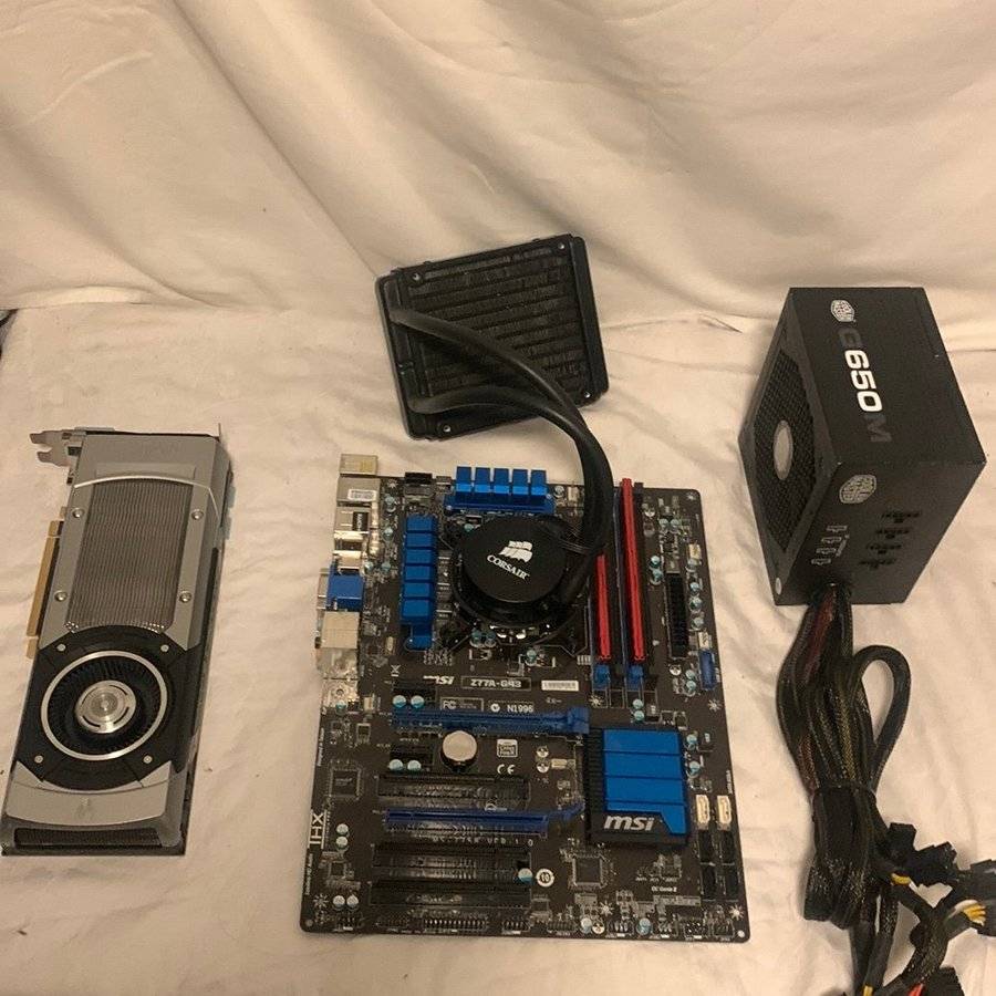 MSI Z77A-G43 Moderkort med Intel i5-3570K CPU, Nvidia GeForce GTX TITAN GPU,