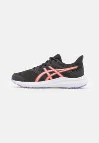 JOLT 4 UNISEX - Väglöparskor - black/papaya
