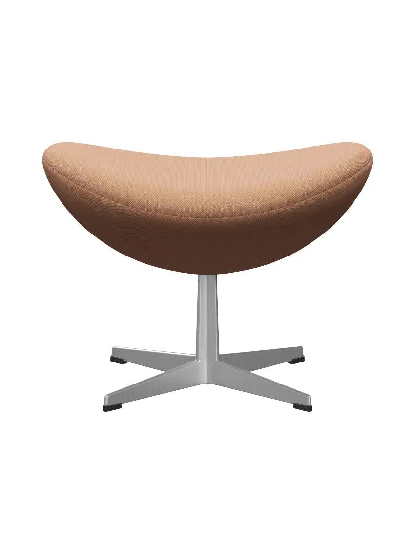 3127 Fodskammel til Ægget af Arne Jacobsen stofgr. 2 Steelcut Trio / 506 Nude - Jacobsen Plus