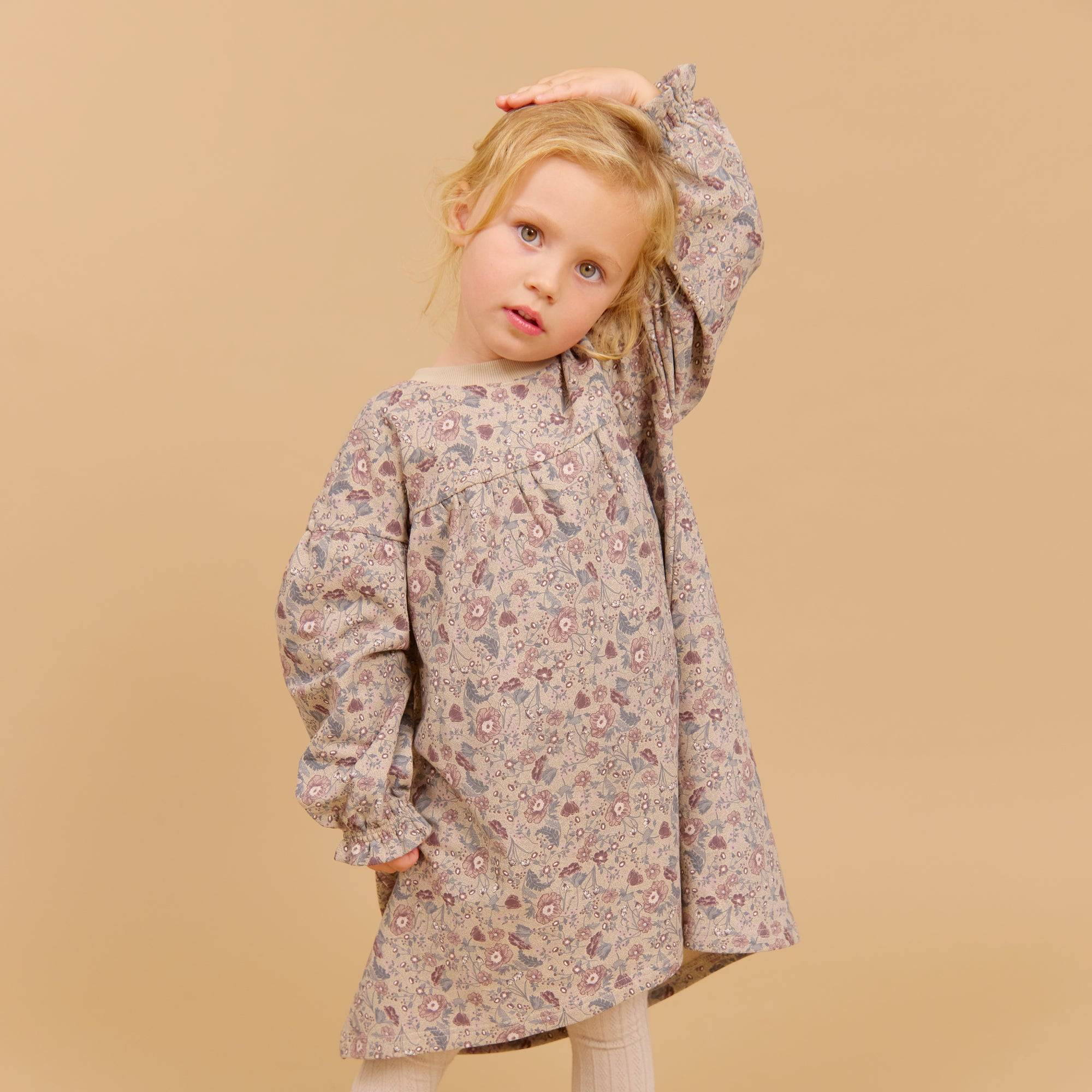 WHEAT® - Sweatkjole Lilja - soft sand flowers - Str 152.