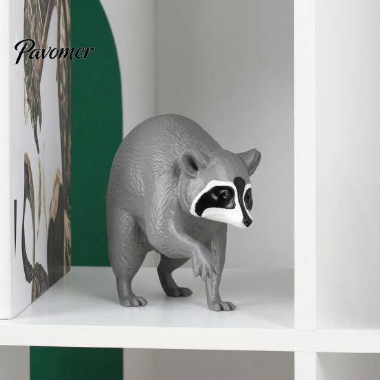 Unique Bookshelf Display 3D Printed Racoon Figurine, Cute Raccoon Statue, Funny Desk Buddy, Handmade Style Figurine Small Animal Collectible ljusgrå f