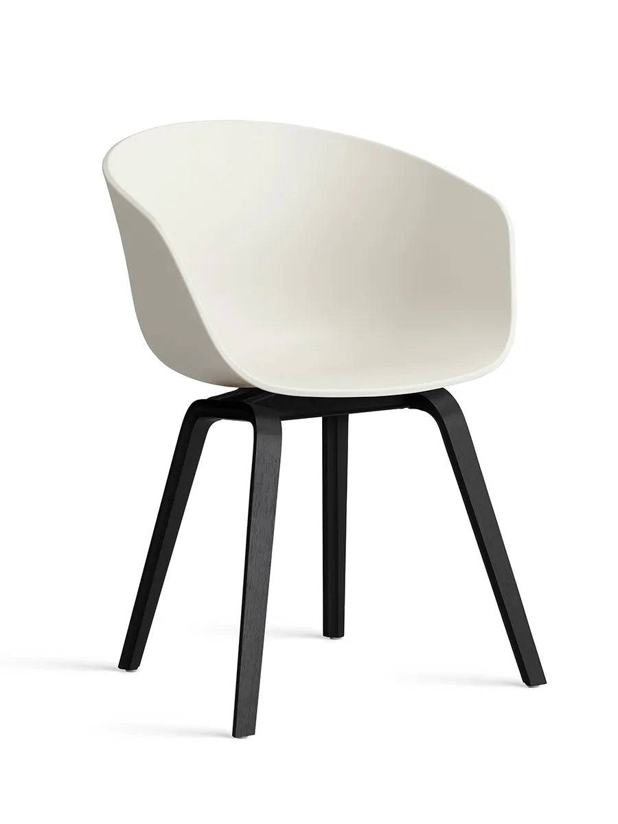 About a Chair AAC22 fra Hay Melange Cream / Sortbejdset eg - Jacobsen Plus