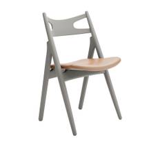 Carl Hansen - CH29P Sawbuck Chair, Lackerad Bok, Silver Grey, Lädergrupp C Sif - 95 - Spisebordsstole - Hans J. Wegner - Grå - Læder/Træ