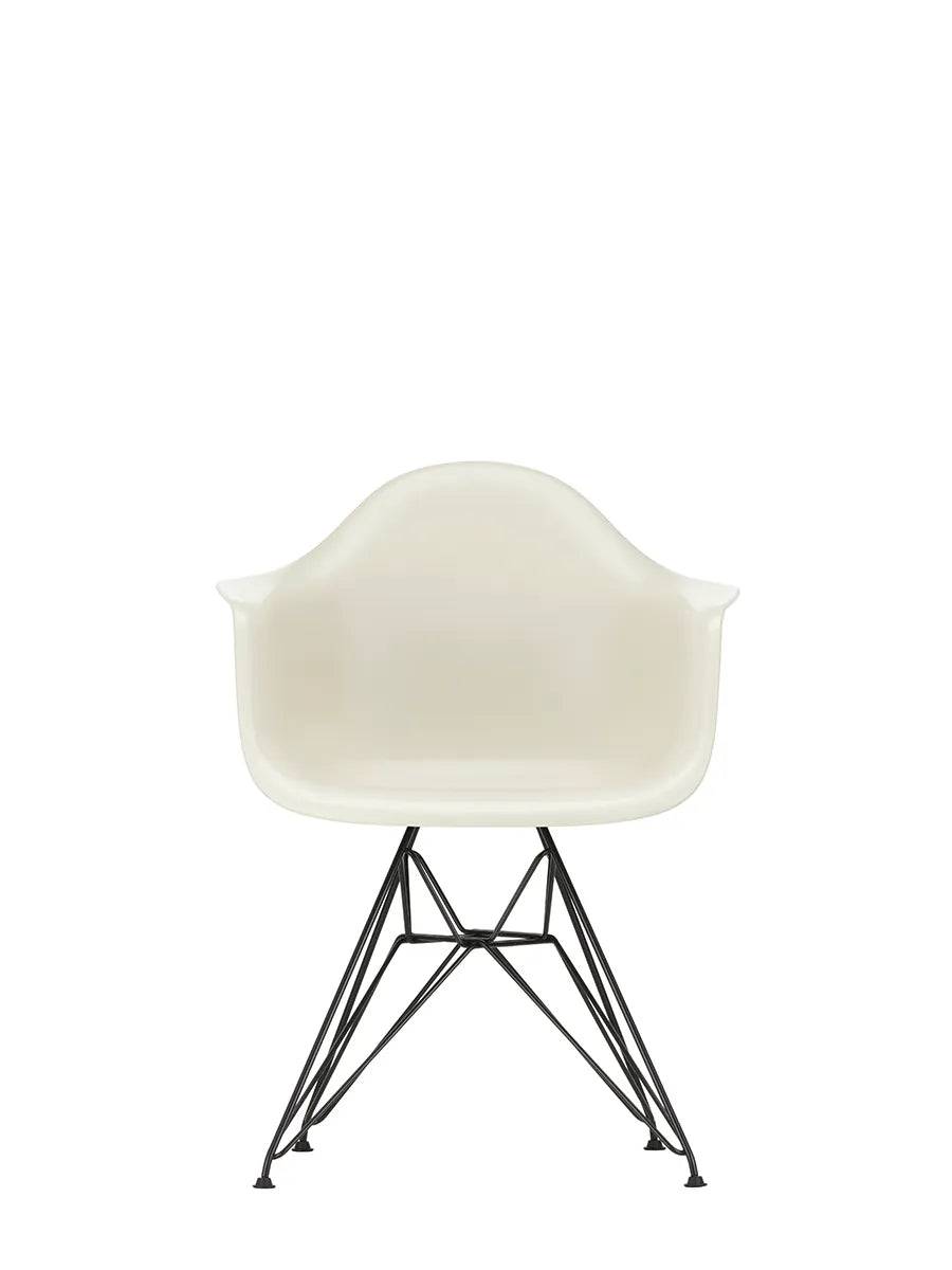 Eames Plastic Armchair DAR, sort pulverlakering fra Vitra Pebble - Jacobsen Plus