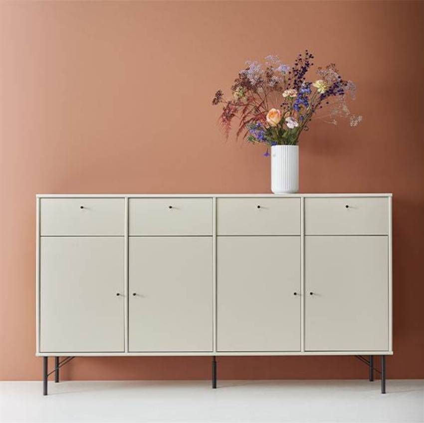 Mistral - Høj beige skænk m. sorte ben | Møbelsalg.dk