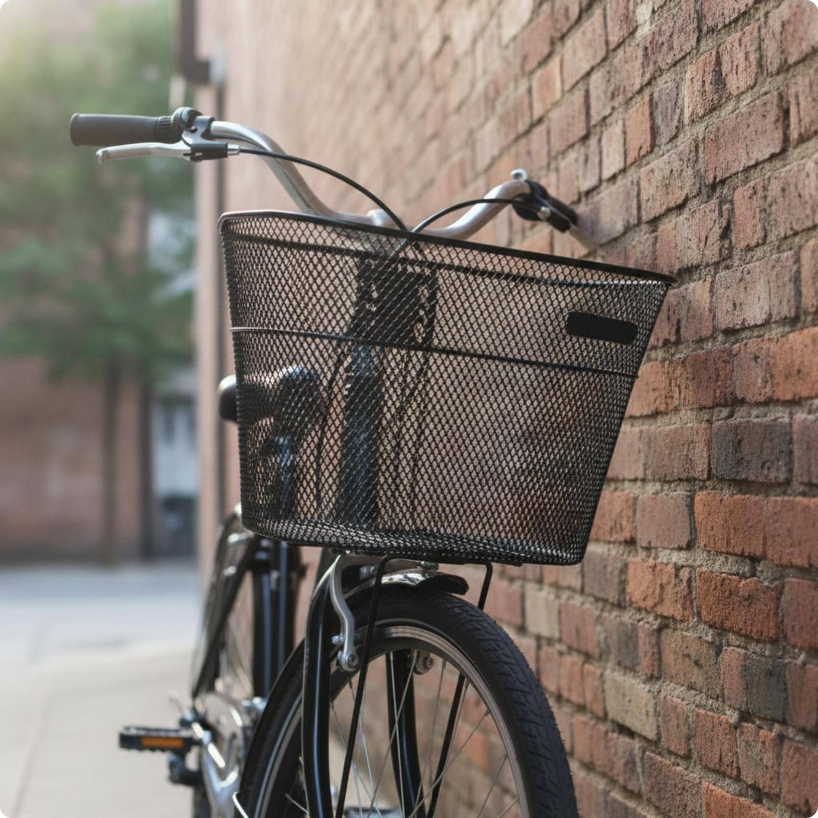 Öppen cykelkorg fram för matvaruinköp, pendlare