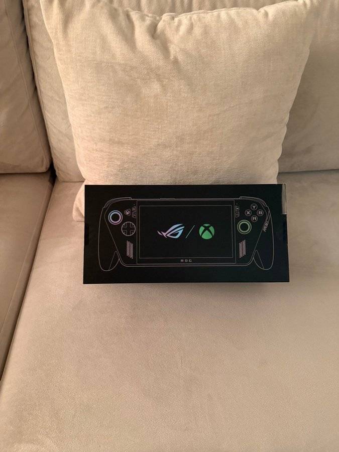 ROG Xbox Ally X Oöppnad