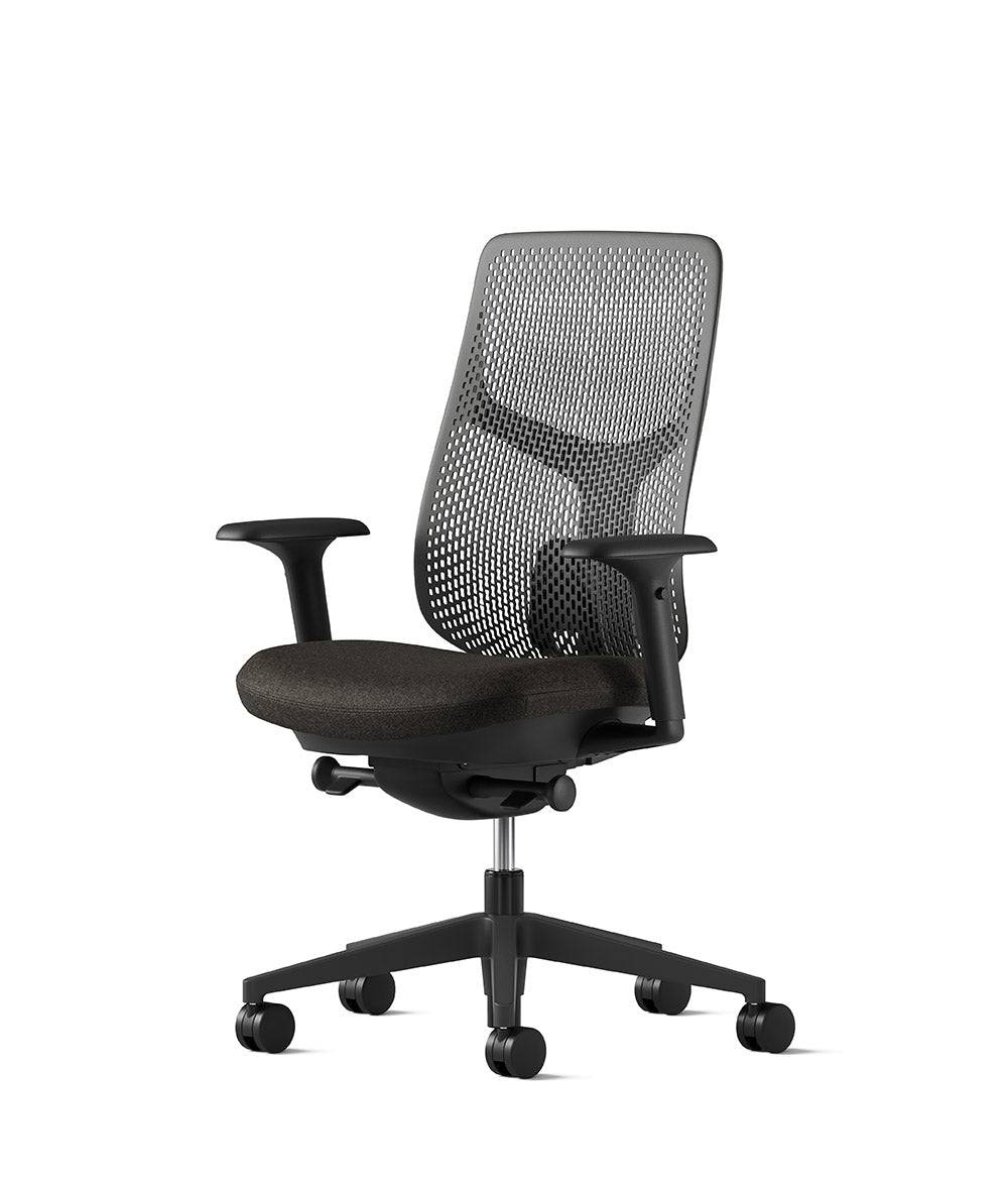 Verus TriFlex-bureaustoel Zwart standaard in Blazer/Dark Carbon/Kingsmead by Herman Miller