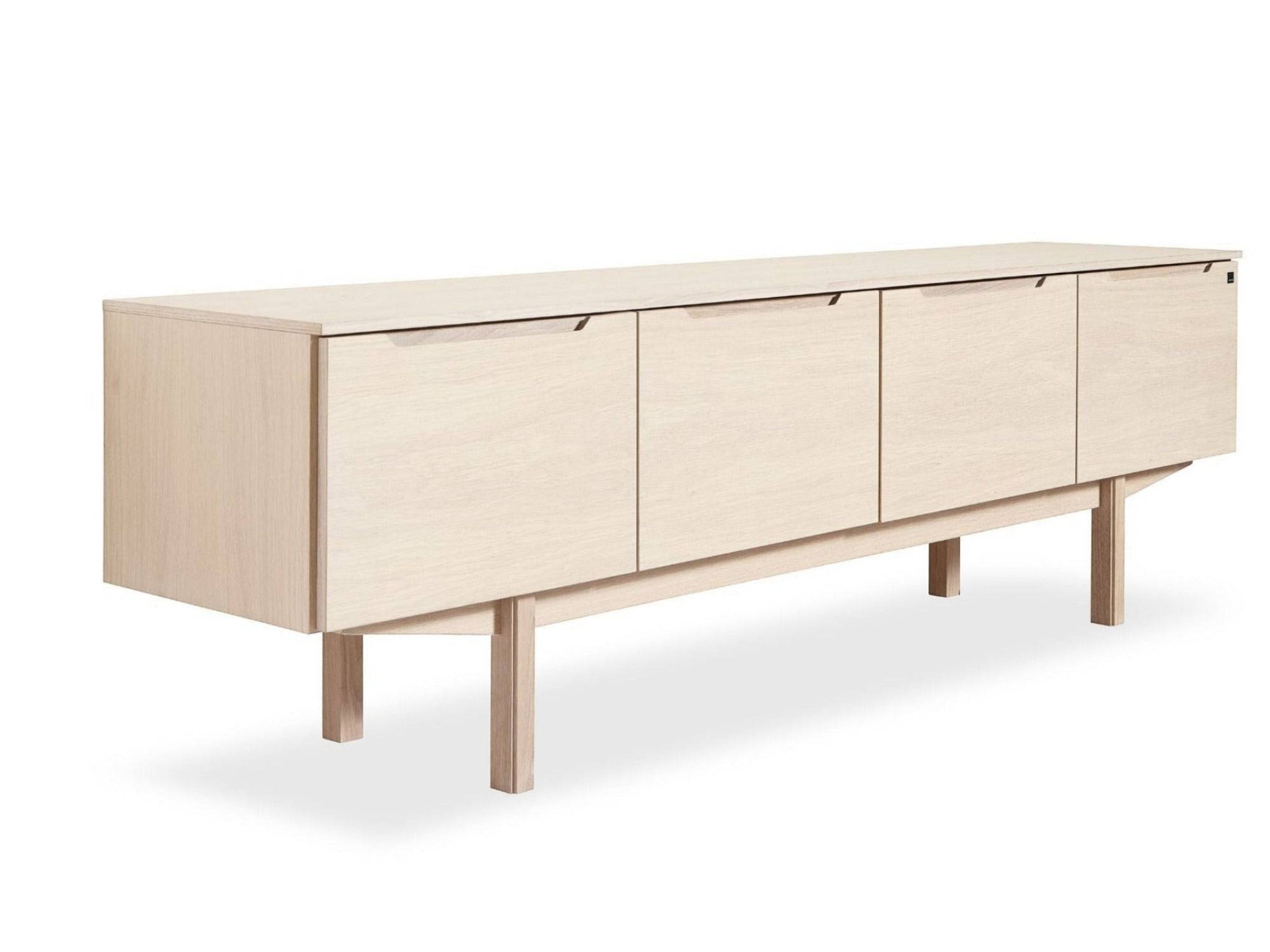 Skovby SM 305 TV/Hi-Fi lowboard (hvidolieret eg finér).