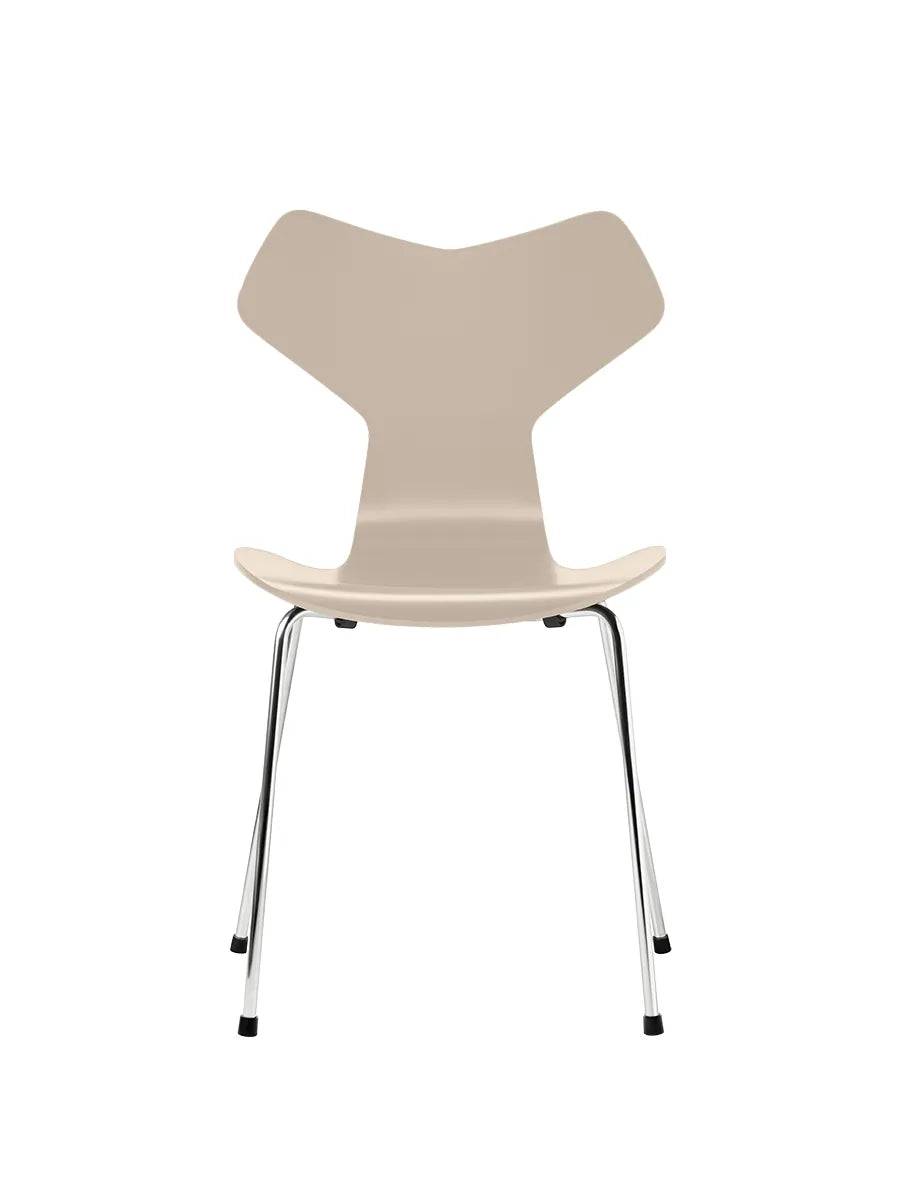 3130 Grand Prix stol lakeret af Arne Jacobsen Light Beige / Krom - Jacobsen Plus