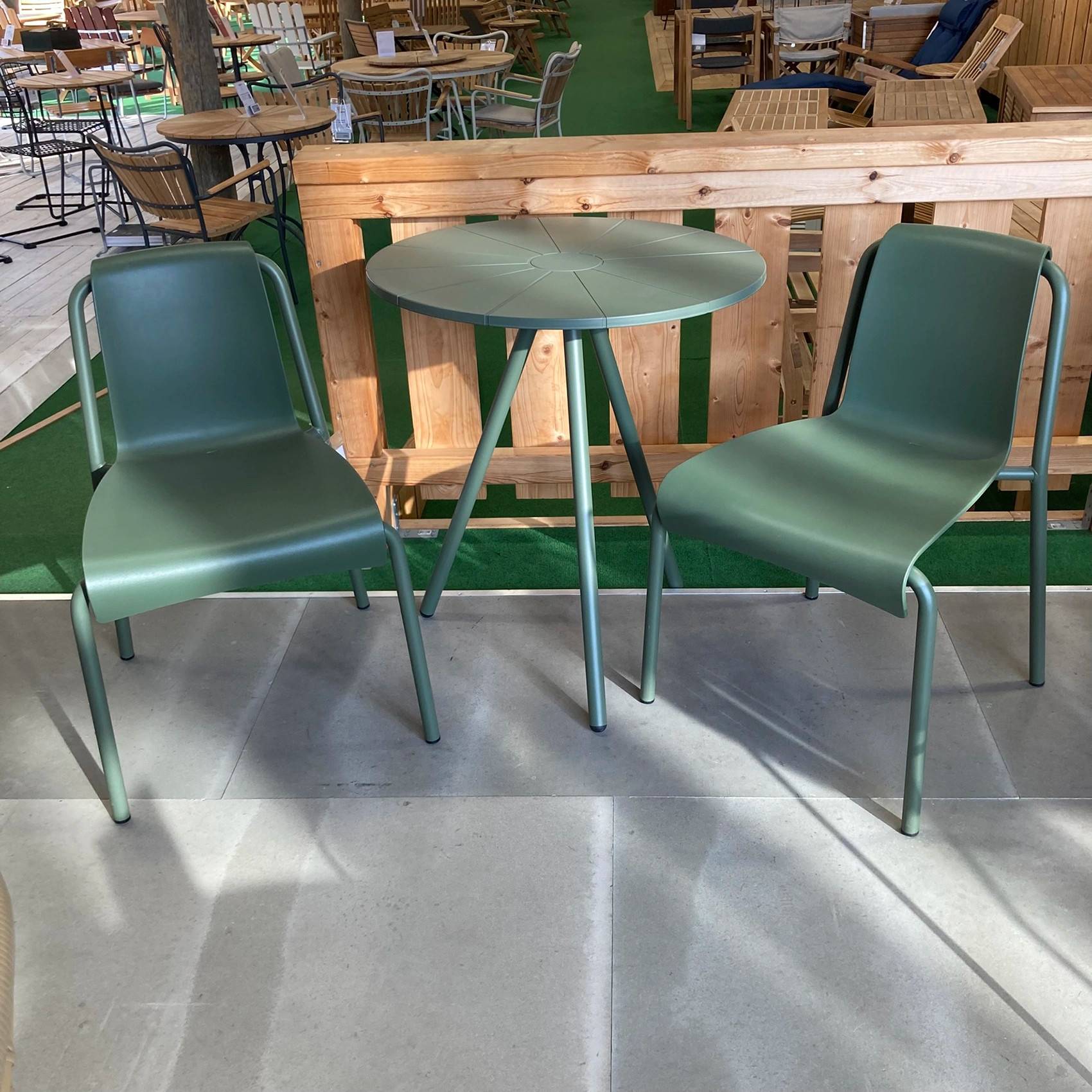 Nami cafégrupp olivgrön