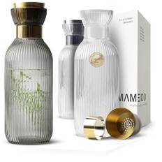 MAMEIDO vattenkaraff 1,5 l, glaskaraff med hällpip och sil, handblåst glaskaraff, vattenkanna med ädelt utseende för speciella tillfällen, karaffer att ge bort som gåva (Smoke Black)