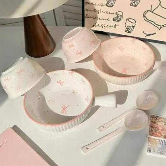 Charmigt keramiskt skål- och tallriksset med rosett - Snygg servis för yoghurt & snabbnudlar