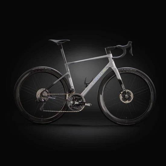 Cipollini Itaca 2025 - Shimano Dura-Ace Di2 2x12sp - Campagnolo Bora WTO 45 - 064 / L / ITACA GREY-DARK GREY-CARBON SHINY/MATT (L)