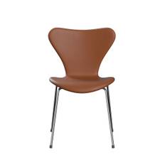 3107 Syver stol, fuldpolstret læder fra Fritz Hansen - Køb den her