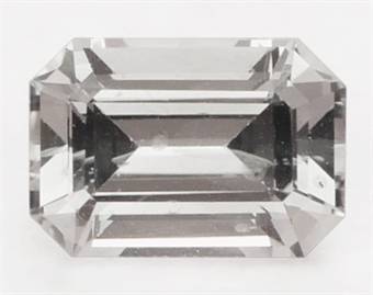 Hvid safir fra Thailand, SI2, 5.8 x 4.0 mm.