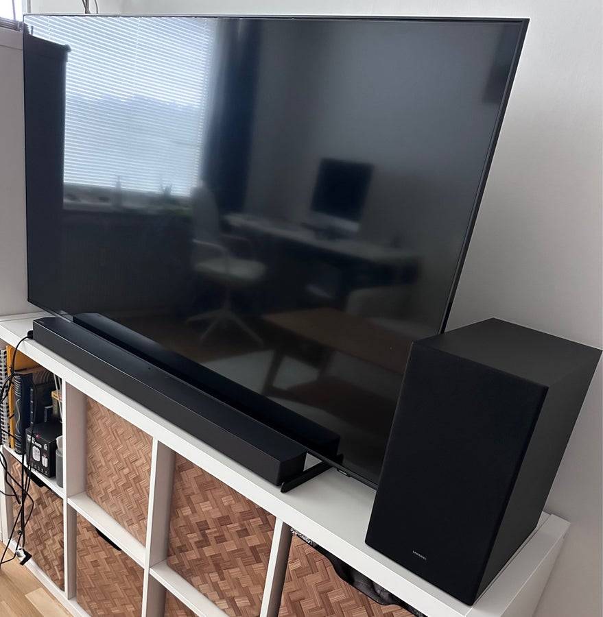 Samsung 55" QLED 4K Smart-TV + Kraftfull Soundbar & Subwoofer