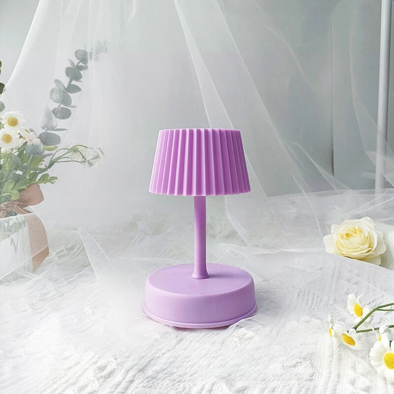 Stilren Bärbar LED Bordslampa - för Stämningsfullt Hemkomfort - Lila