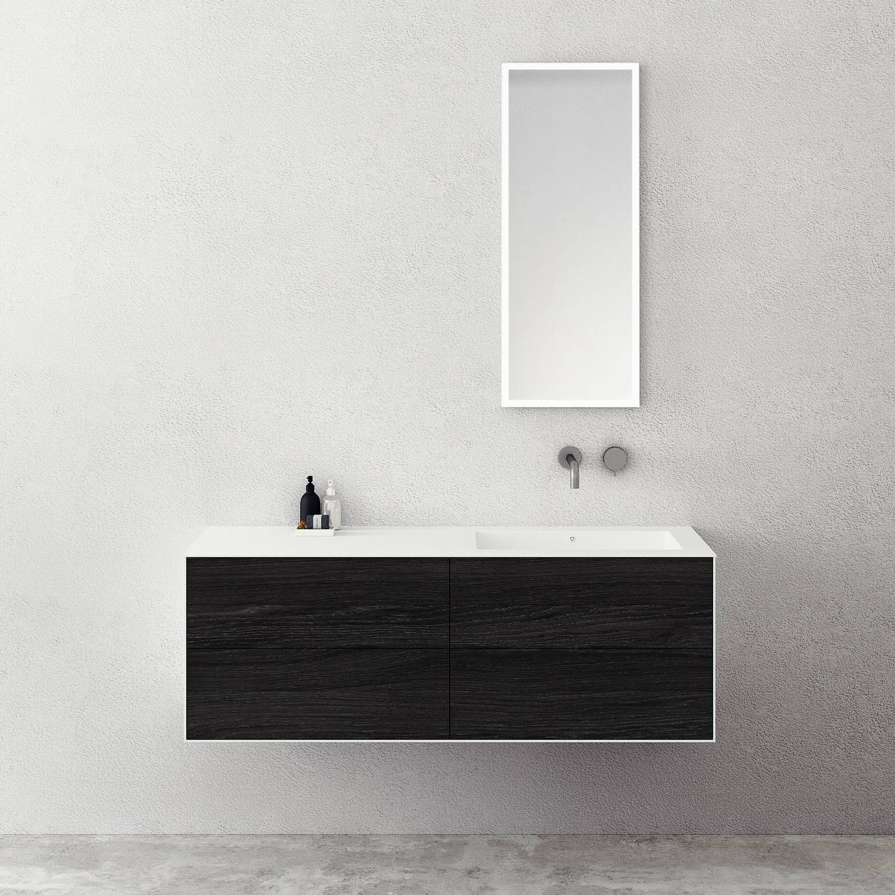 Copenhagen Chic 140R - Corian® Smoked Black Oak Badeværelsesmøbel - fra Bad&Stil.