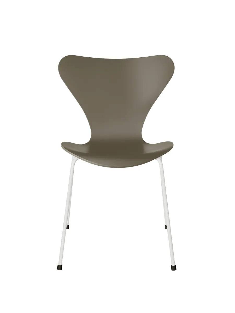 3107 Serie 7 stol lakeret af Arne Jacobsen Olive Green / Hvid - Jacobsen Plus
