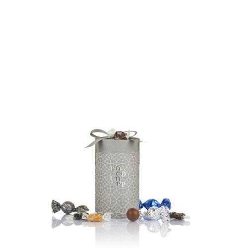 Cocoture - 250g mixet Cocoture chokoladekugler & karamelmix i gråt Cocoture gaverør med sløjfe.