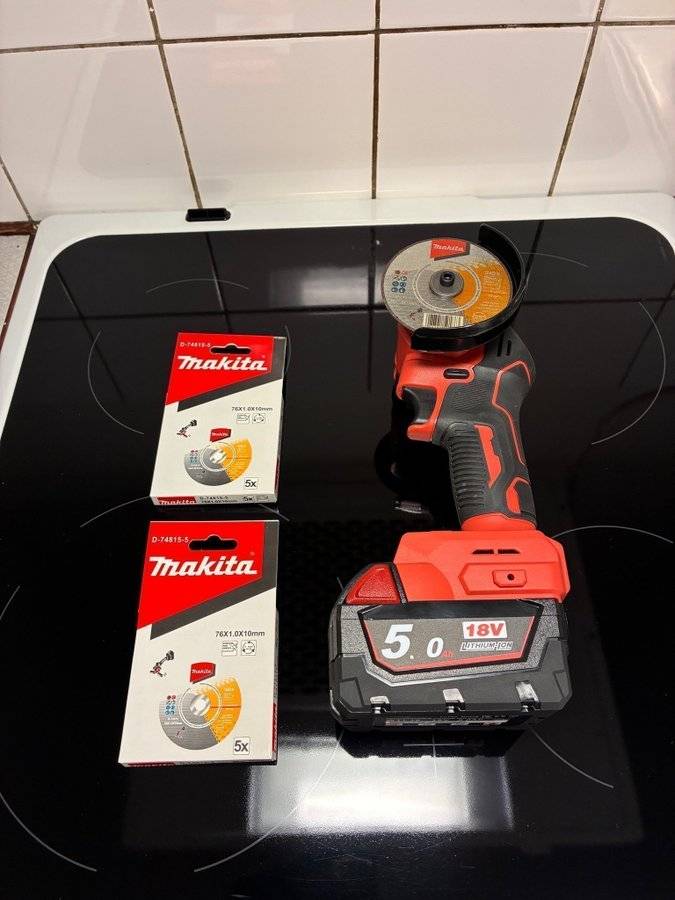Makita DGA506 Vinkelslip 18V..AUKTION UTAN RESERVATIONPRIS
