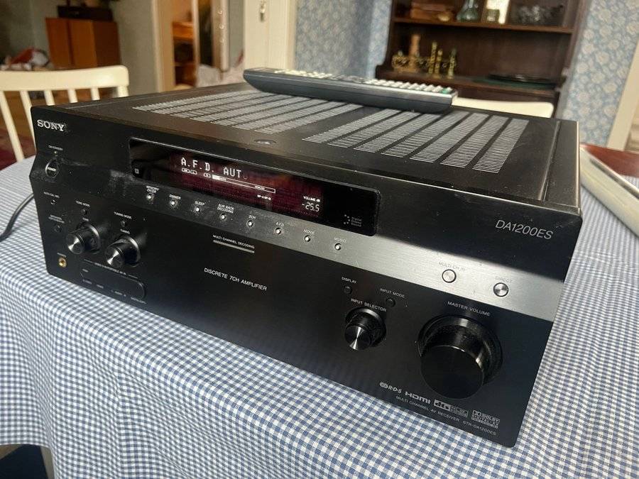 Sony DA1200ES Hemmabioreceiver. Surround.